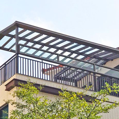 住宅頂樓不銹鋼採光罩工程，玻璃屋遮雨與採光設計完工案例