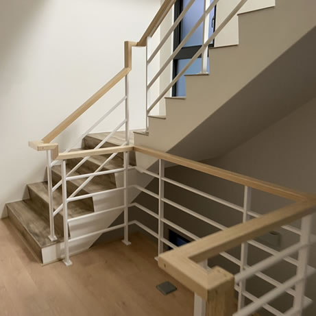 不銹鋼欄杆與扶手工程，室內樓梯不銹鋼扶手設計實例